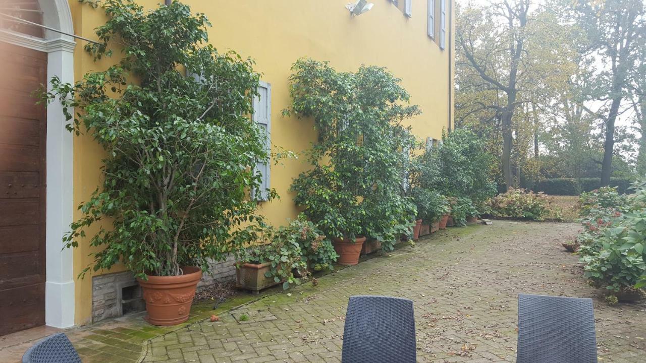 Villa Ghia Appartamento Parma Bagian luar foto